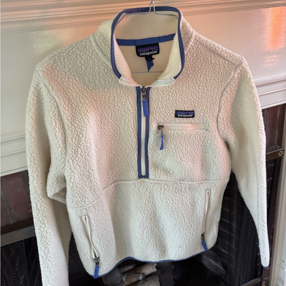 Patagonia White and Blue Fleece Jacket